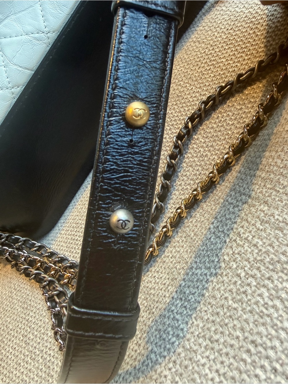 Chanel Gabrielle Hobo Quilted Aged Calfskin Medium - Picture 14 of 14